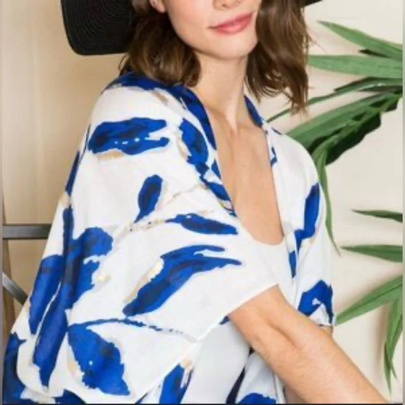 Woven Heart Other - Woven Heart Floral Kimono Cover up BEAUTIFUL